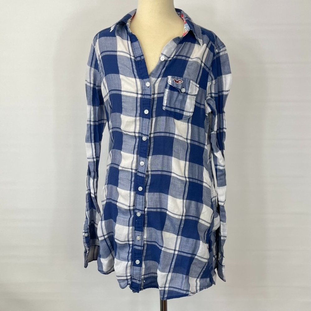 Hollister Blue & White Plaid Button Down Shirt Top ((size Small))